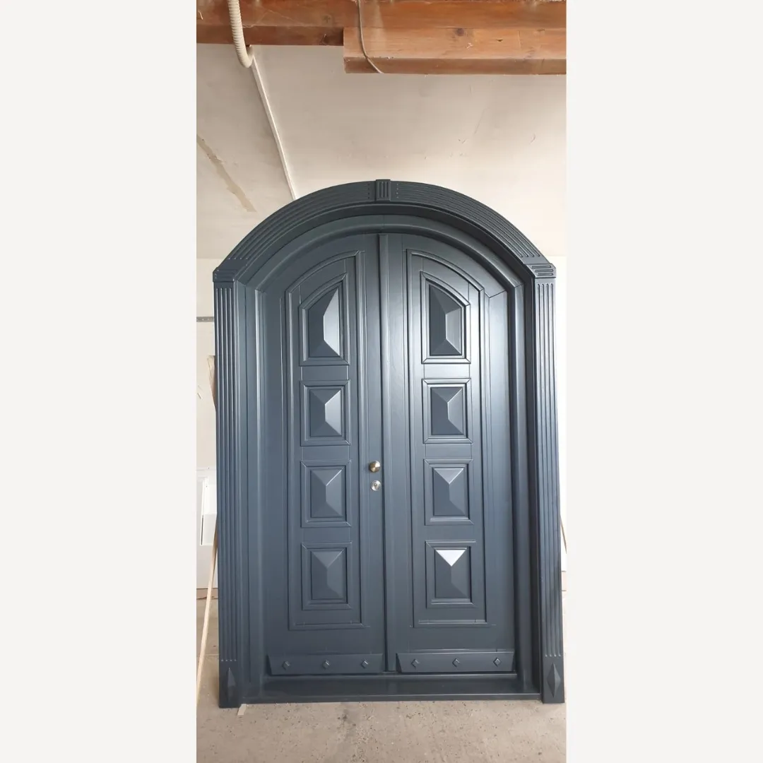 usa-lemn-masiv-cerasa-vopsit